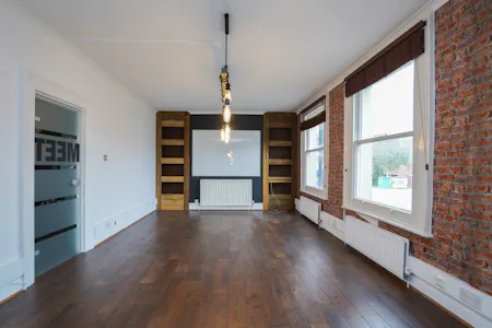 14 & 14A Clarendon Street plus 2-8 Tavistock Street, 14 Clarendon Avenue, Leamington Spa, Development / Investment For Sale - Tavistock St & Claren St - Upstairs office space-19.jpg