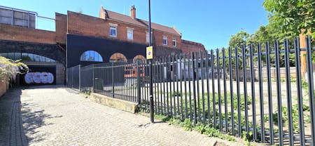 Arch 440 & Arch 441, Institute Place, London, Industrial To Let - 20260501_133831 - Edited.jpg