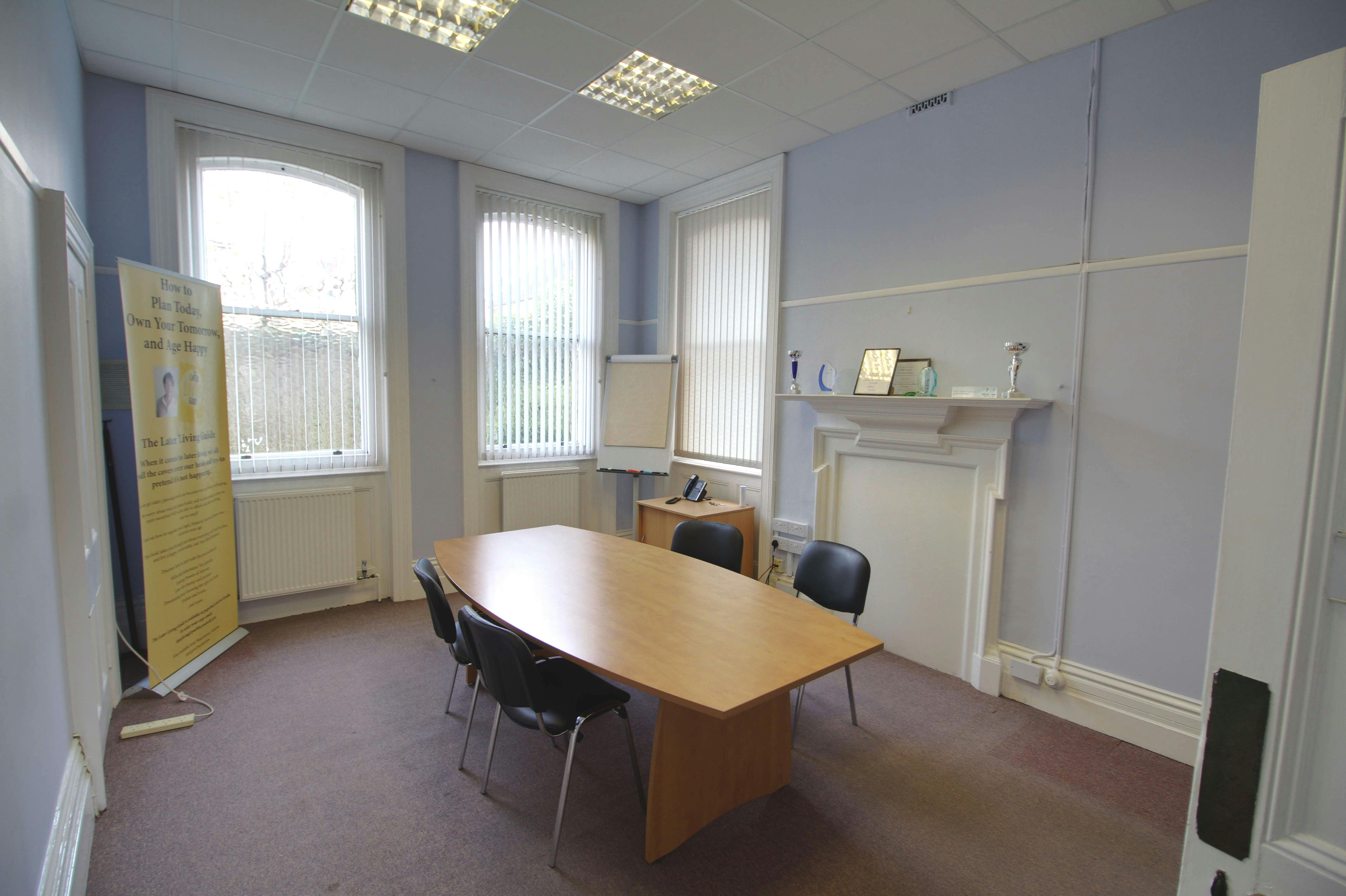 Paddockhall Chambers - Meeting room2.jpg