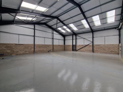 Unit 2 & 3, Hyde, Industrial/Logistics To Let - 20250606_132727.jpg