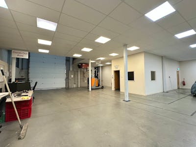 Unit 7 Premier Business Park, Luton, Industrial / Industrial/Logistics For Sale - IMG_6850.JPG