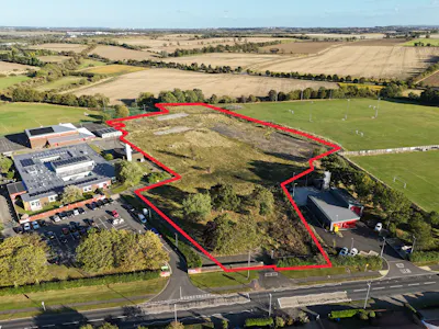 Former High School, Callerton Lane, Newcastle upon Tyne, Development Land / Development Potential / Residential Development / Development Site / Land For Sale - DJI_20250908173539_0003_D (RED LINE).JPG