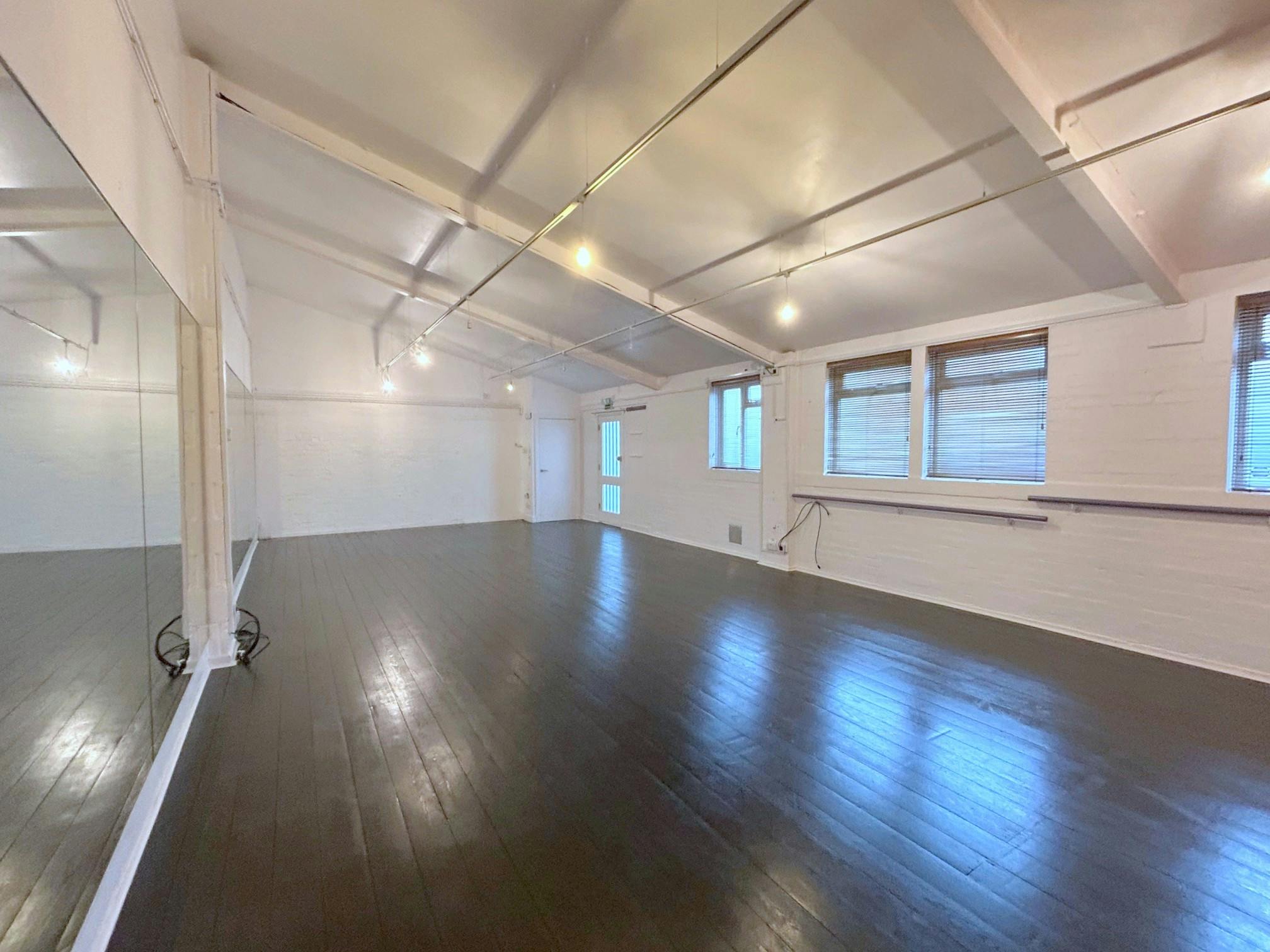 143A Arthur Road, Windsor, Office / Retail To Let - Main Studio ii.jpg