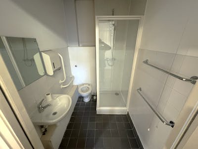 Unit G6a, Belgrave Court, Canary Wharf, Office To Let - Unit G6a - Bathroom.jpg