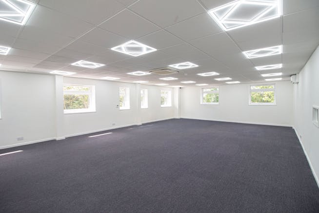 Unit 10b Lyon Way Industrial Estate, Greenford, Industrial / Warehouse To Let - 7.jpg