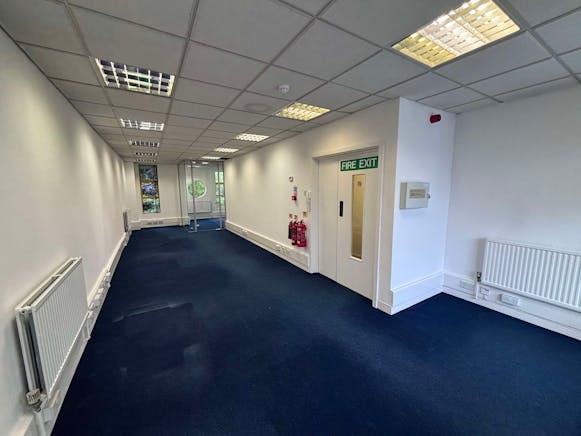 14 Farnborough Business Centre, Eelmoor Road, Farnborough, Industrial / Warehouse To Let - 454669679_2093167887751171_165485334041827319_n.jpg