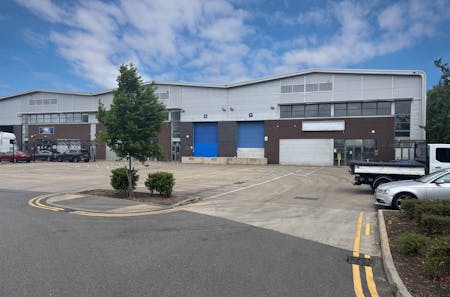 Units 6 & 7 Airport Gate, Harmondsworth, Industrial/Logistics / Industrial / Warehouse To Let - Front aspect