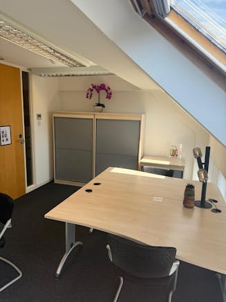 Sanderum Centre, 30A Upper High Street, Thame, Office To Let - Typical Office 2.jpg