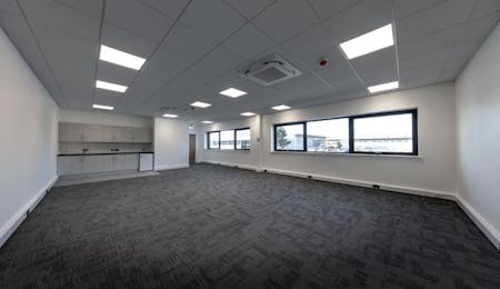 696 Stirling Road, Slough, Industrial / Warehouse To Let - 696 Stirling Road 3.jpg