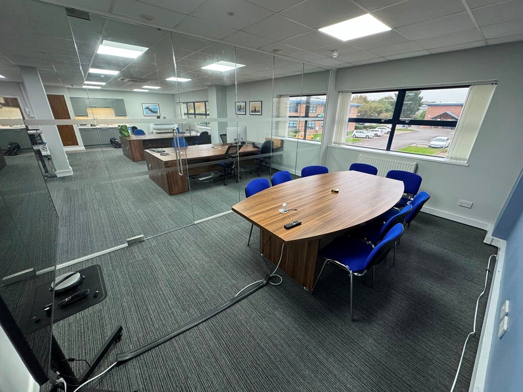 Office in Southampton - photo 3