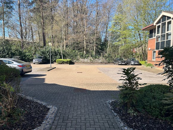 Unit 4, Wellington Business Park, Crowthorne, Offices For Sale - 7.jpg