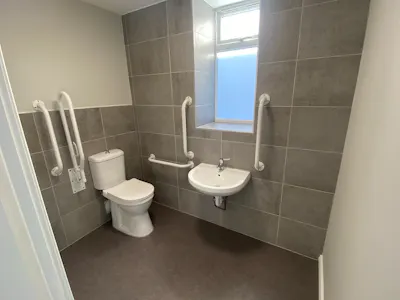 Unit 3a Betchworth Works, Crawley, Business Units / Industrial For Sale - WEB IMG_8405.JPG