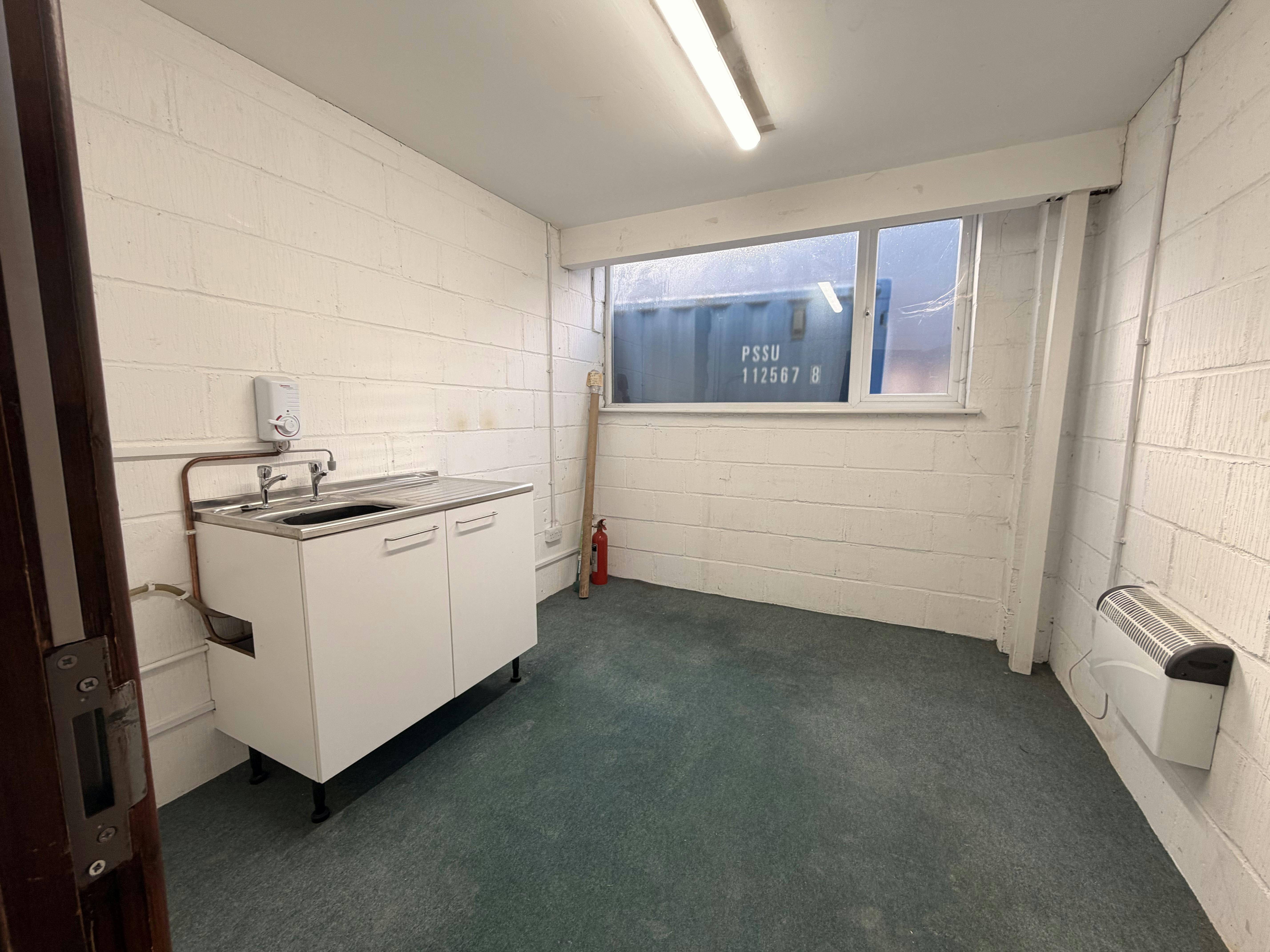 11 Hartley Business Park, Selborne Road, Alton, Industrial / Warehouse To Let - IMG_0503.jpeg