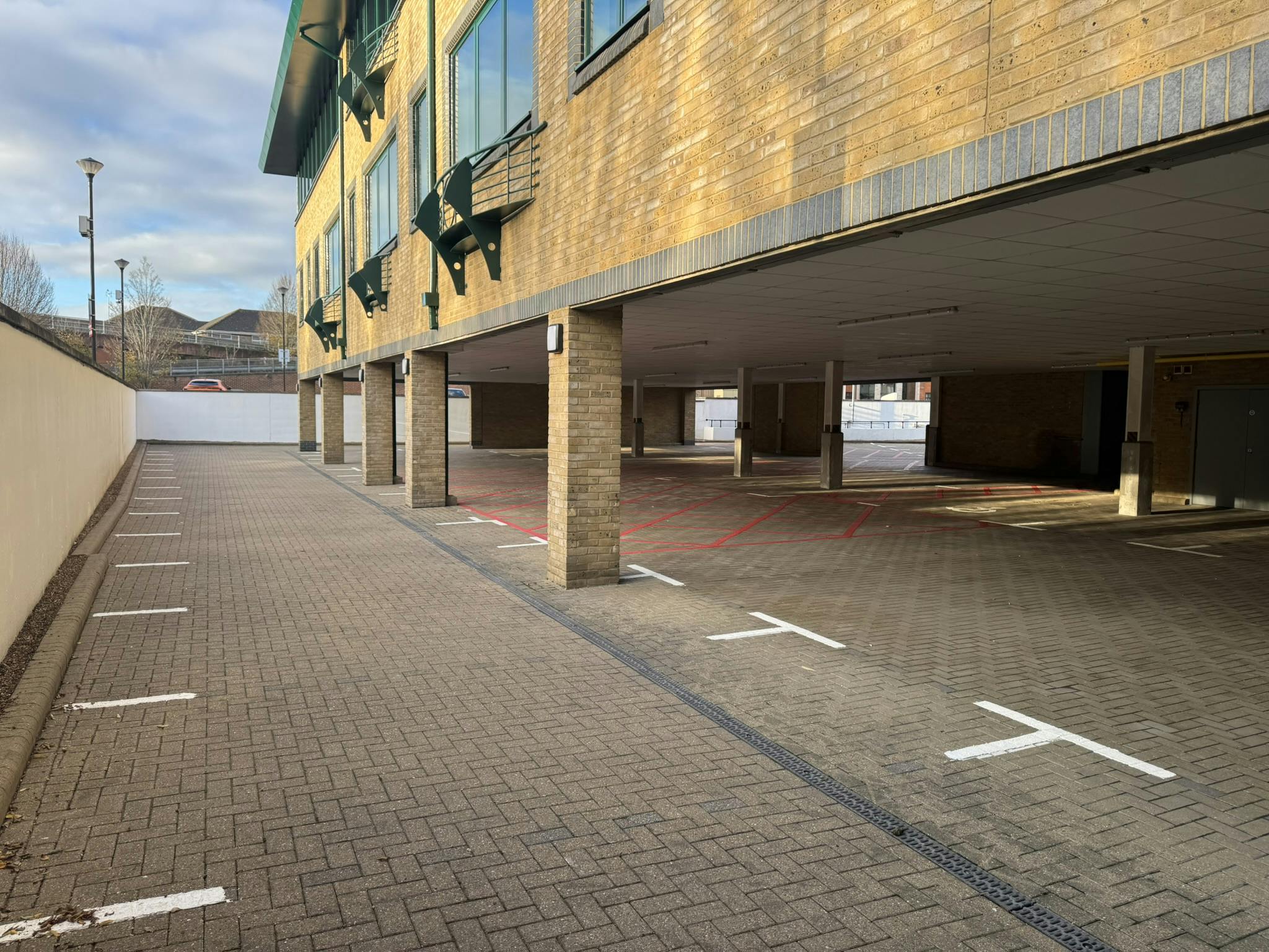 Global House, Chertsey, Offices To Let - IMG_6141.JPEG