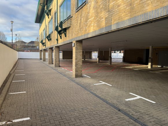 Global House, Chertsey, Offices To Let - IMG_6141.JPEG