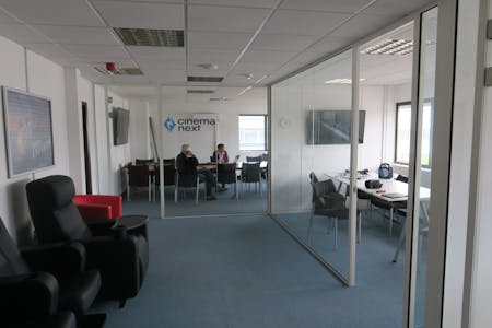 Riverside House, Eskdale Road, Uxbridge, Industrial/Logistics / Office To Let - IMG_1582.JPG