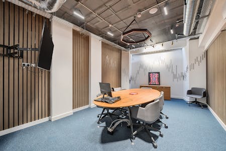 1-6 Newbury Street & 12 Kinghorn Street, London, Office / Showroom For Sale - 1381713306916e36dc5e50ARW1.jpg