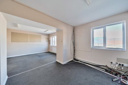 Unit 5, Eastbury Road, London, Industrial/Logistics To Let - 1273136 4.jpg