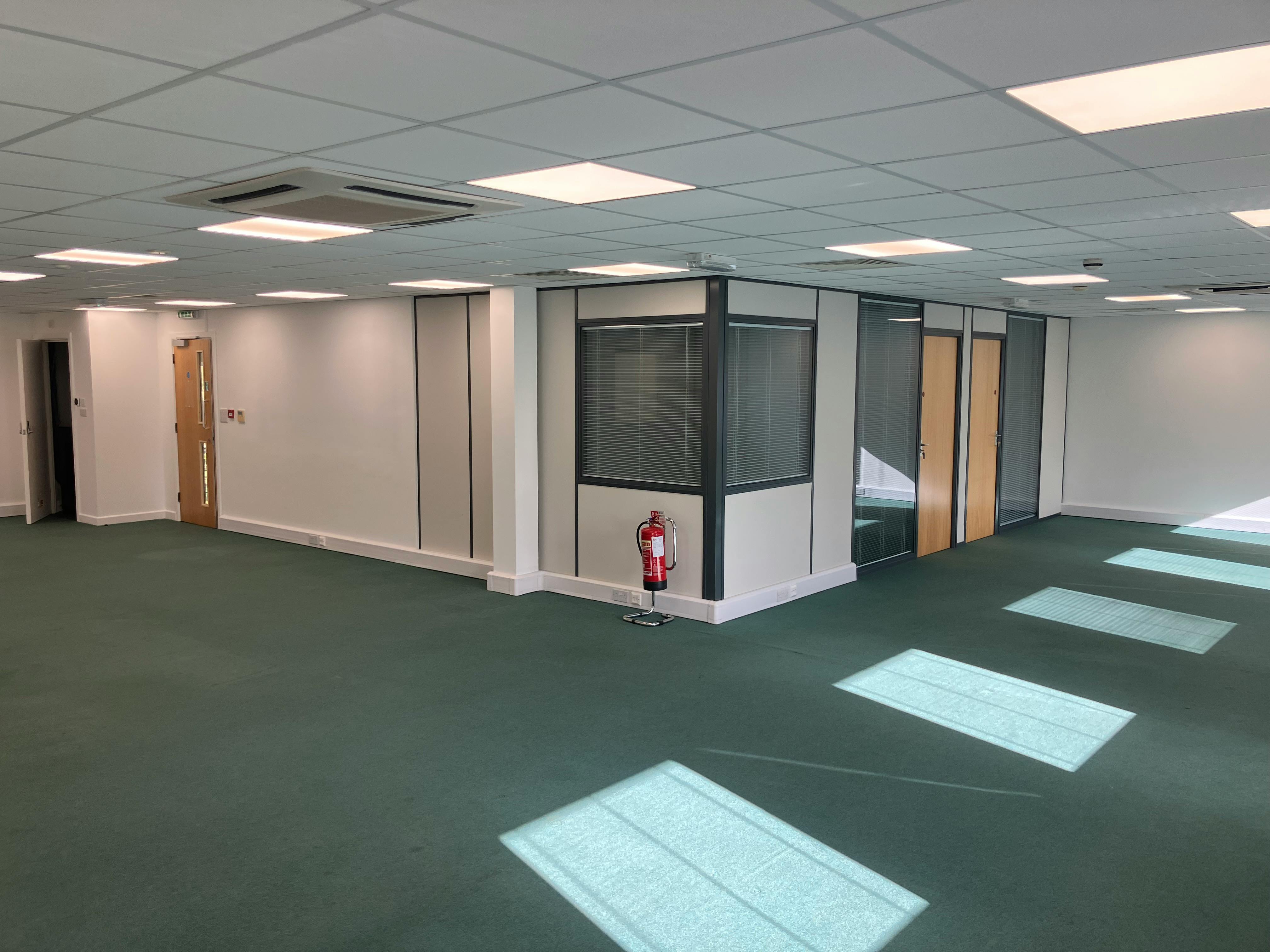 Office in Winchester - photo 4