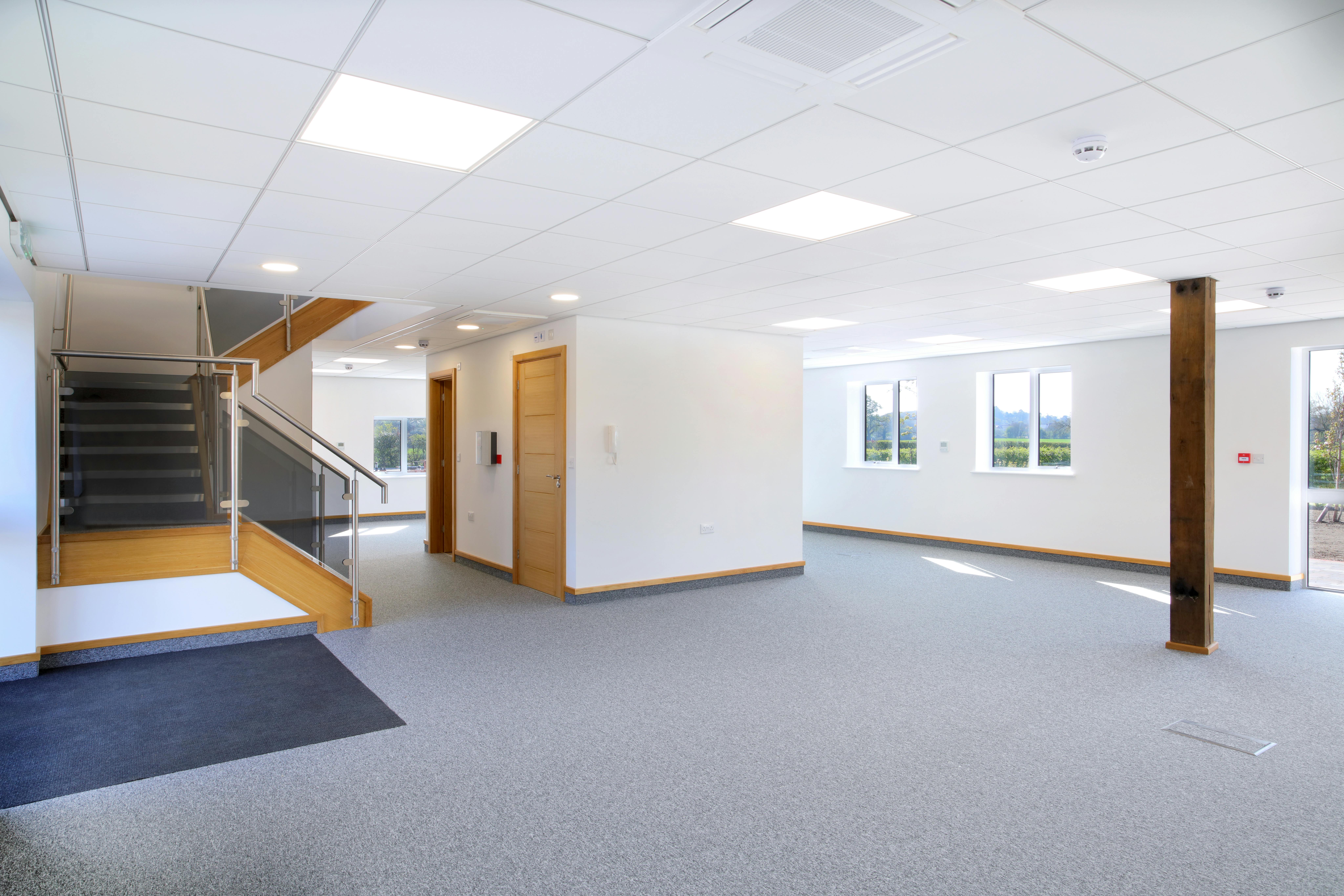 Office in Wokingham - photo 4