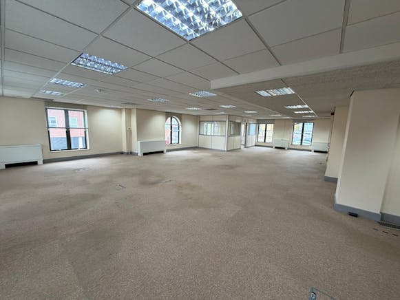First Floor Suite, Kingswood House, Southend-on-Sea, Office To Let - IMG20251013WA0022.jpg