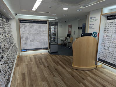 103 High Street, Rickmansworth, Retail To Let - PXL_20260217_084443108.jpg