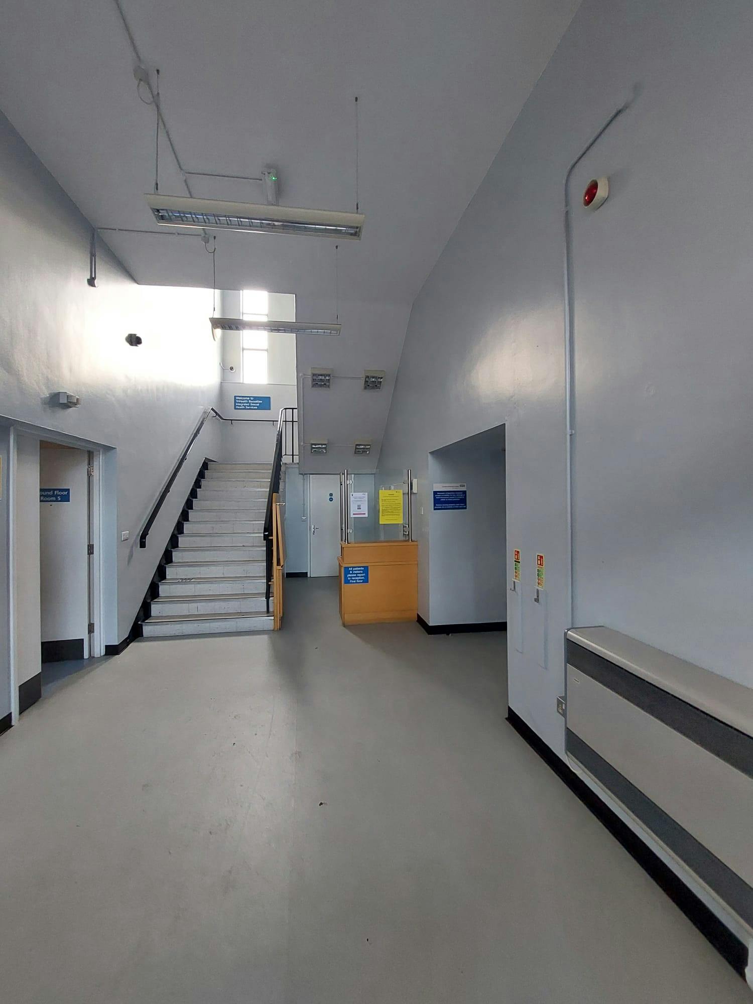 Retail/Shop in Worksop - photo 2