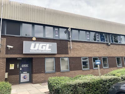 Unit 3-4, Building 303 World Freight Terminal,, Manchester, Industrial/Logistics To Let - IMG_5243.jpg