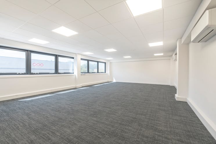 Unit B5, Worton Grange Industrial Estate, Reading, Industrial / Warehouse To Let - IW090524CA108.jpg