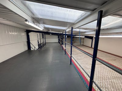 11 The Hawthorn Centre, Harrow, Warehouse To Let - 11 Hawthorn Centre (26).jpg