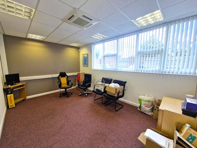 Unit L2, Stockport, Industrial/Logistics / Office To Let - 20241007_141206.jpg