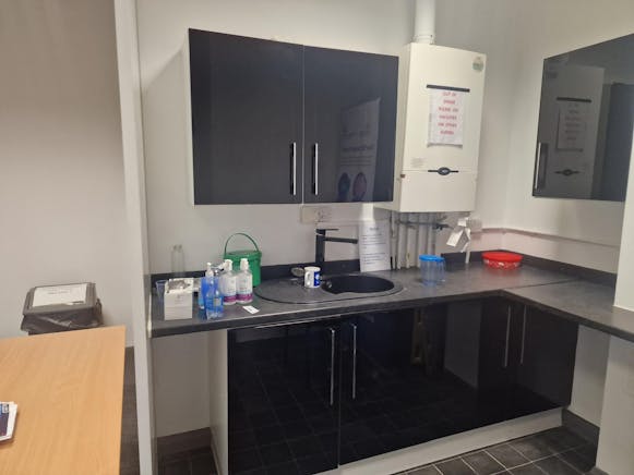 Units 2 & 3 Millennium House, Vickers Business Centre, Basingstoke, Office To Let - 20251127_101911.jpg