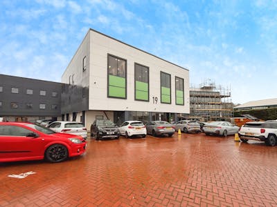 18-19 Aviation Way, Southend-on-Sea, Office To Let - 8ddeb86dIMG20251119WA0013.jpg