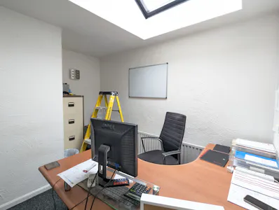 64-70 Amwell Street, Hoddesdon, Office / Sui Generis For Sale - PXL_20260818_103230013.jpg