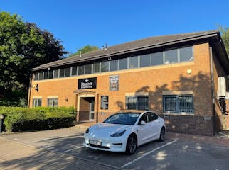 Unit 4, Pavilion Business Park, Leeds, Offices To Let - Pavilion Business Centre  External.jpg