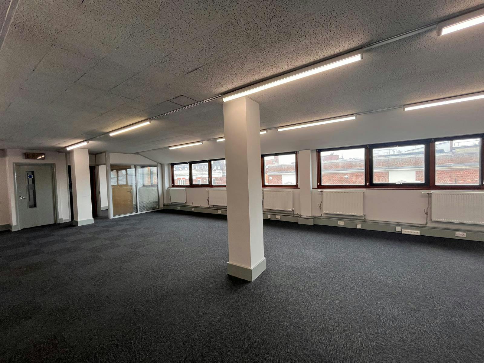 Suite 2A, Tower House, Aylesbury, Offices To Let - WhatsApp Image 20250811 at 140656_979b57cf.jpg