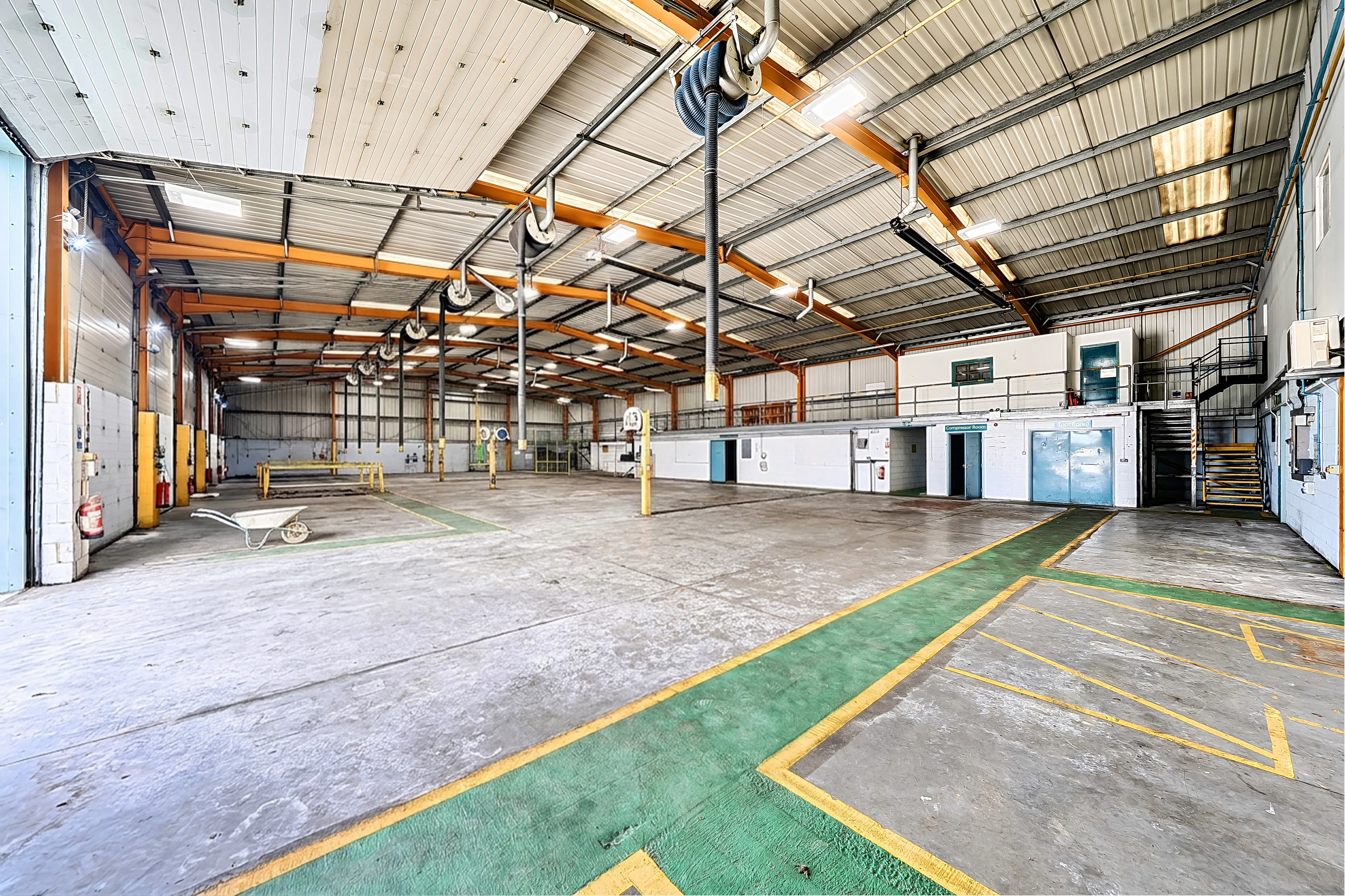 12 Smeaton Close, Aylesbury, Industrial To Let - 1509088 (1).jpg