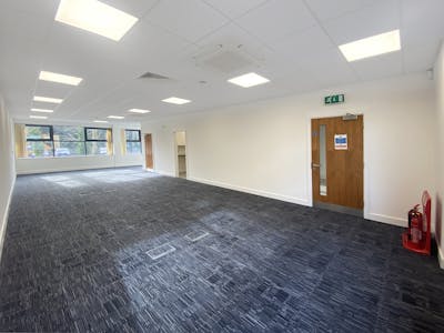 3 Queen's Square, Ascot, Office To Let / For Sale - IMG_0605.jpg