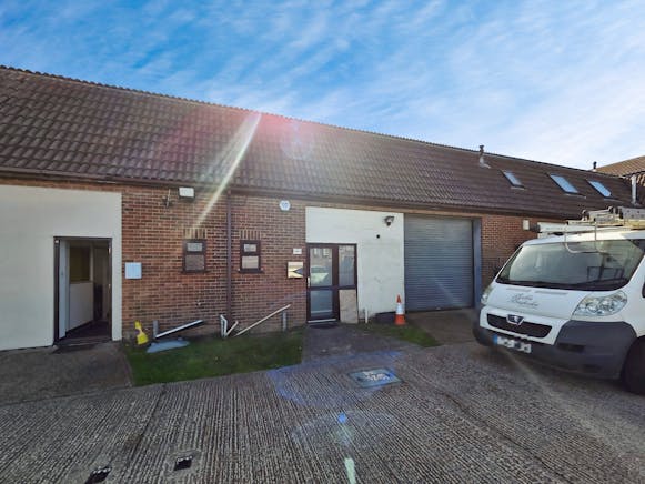 Unit 2, TAH House, Aviation Way, Southend-On-Sea, Industrial To Let - 270eab09IMG20250925WA0036.jpg