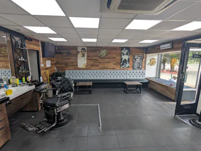 33-34 The Square, Hemel Hempstead, Retail To Let / For Sale - PXL_20260713_095156884.jpg