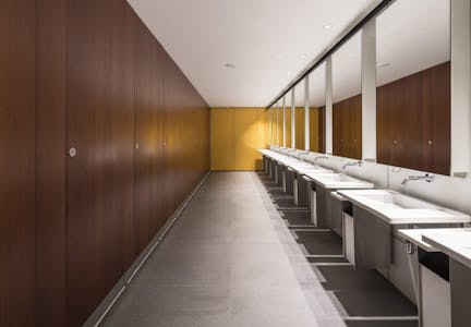 News Building, 3 London Bridge, London, Office To Let - News WC.jpg