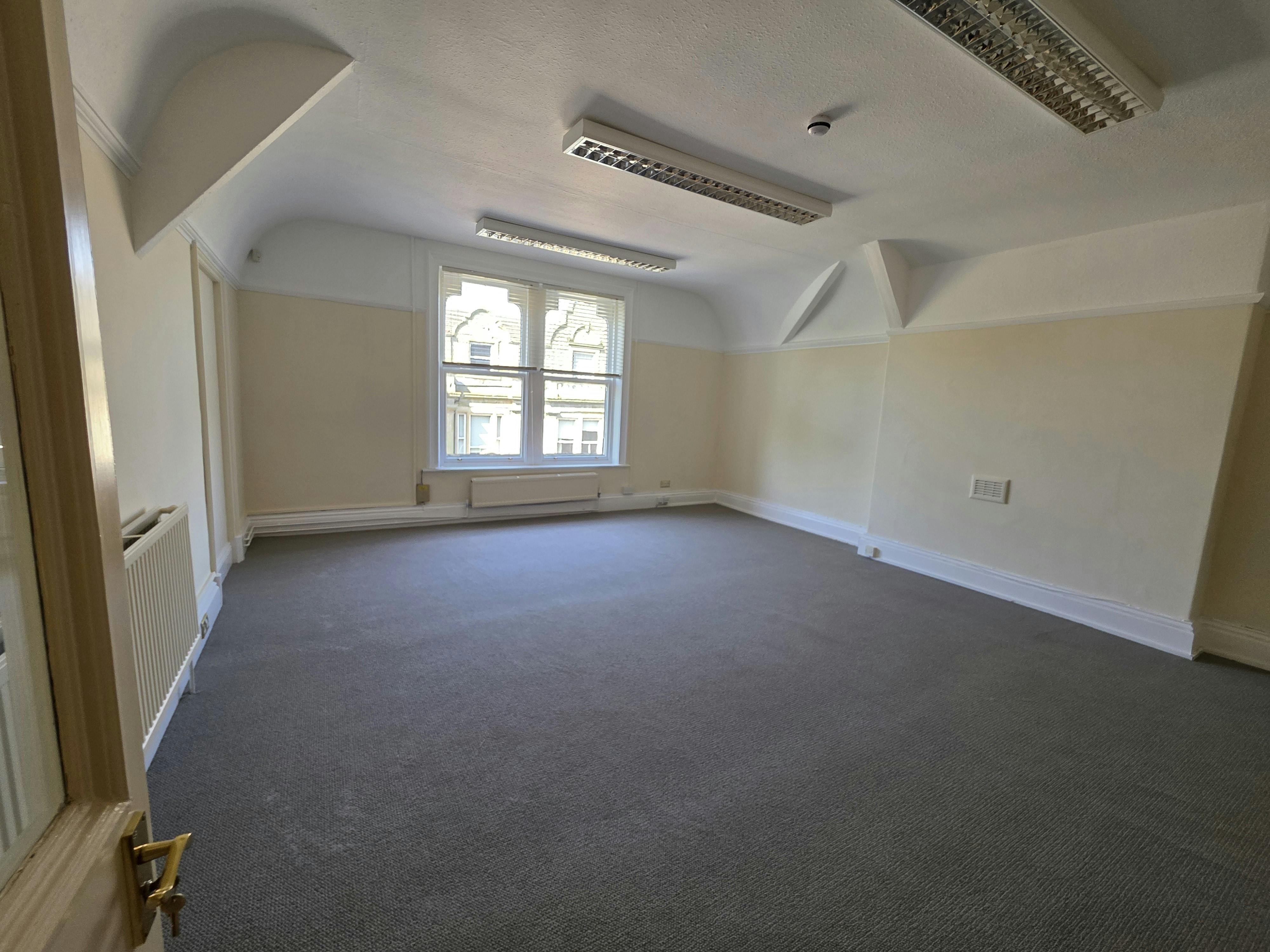 7 Victoria Avenue, Harrogate, Offices To Let - 1000043295.jpg
