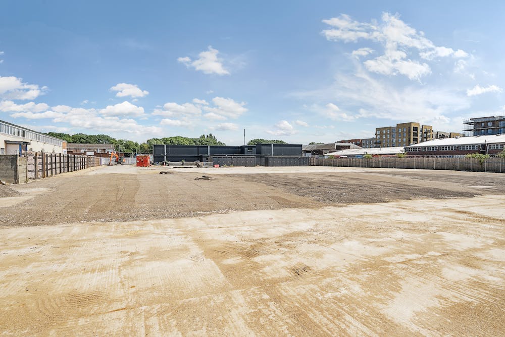 Land at Waltham Cross - 131898476863a919b7ede.jpg