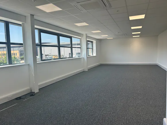 3 Ellesfield Trade Centre, Bracknell, Industrial To Let - 11.jpg