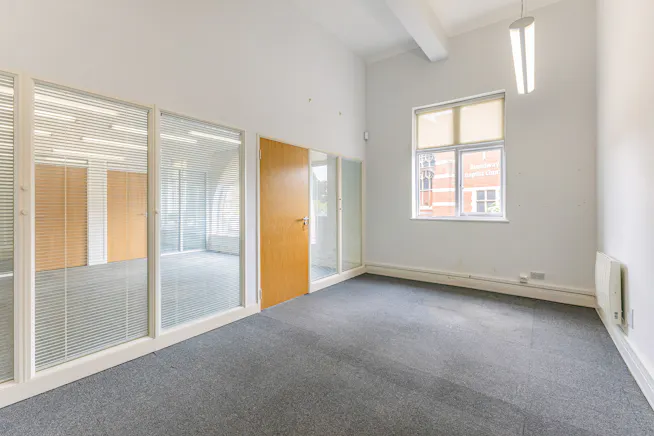 1-2 Broadway Court, Chesham, Offices To Let / For Sale - 108313_1 Broadway Court High Street  (16).jpg