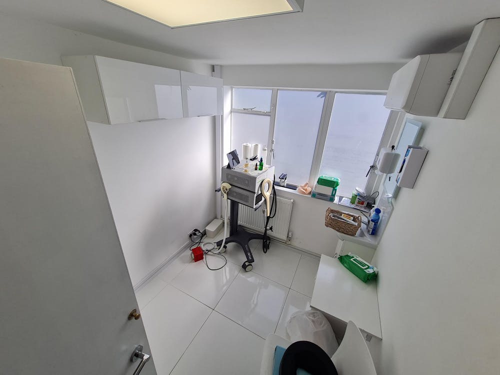 The Gate House, 11 Upper Ham Road - 20250318_095710.jpg