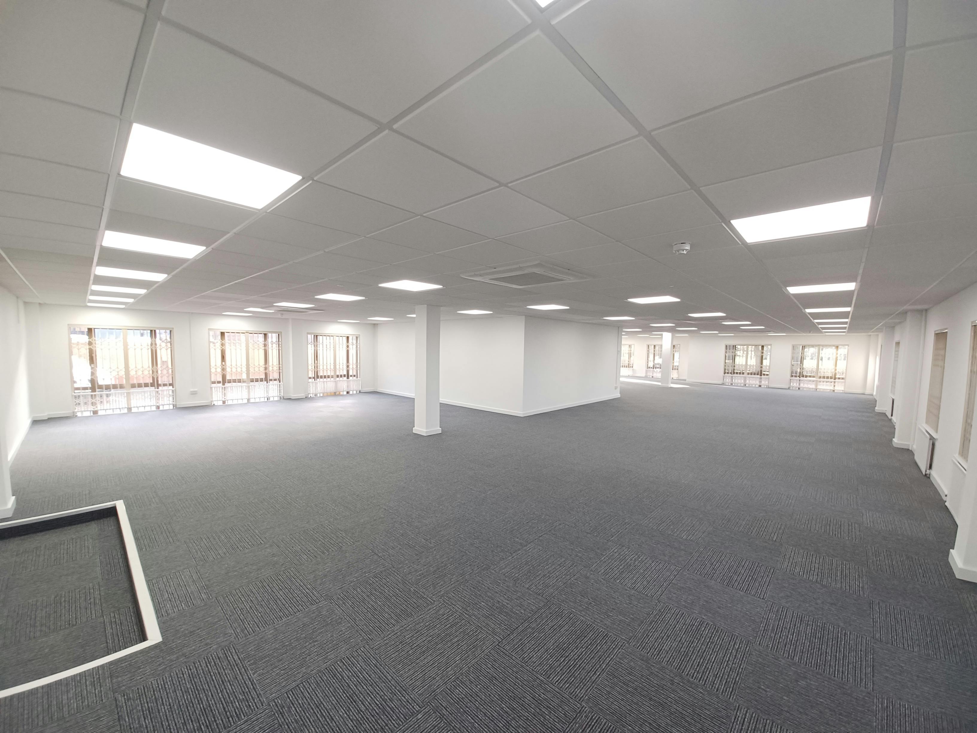 Office in Southampton - photo 2