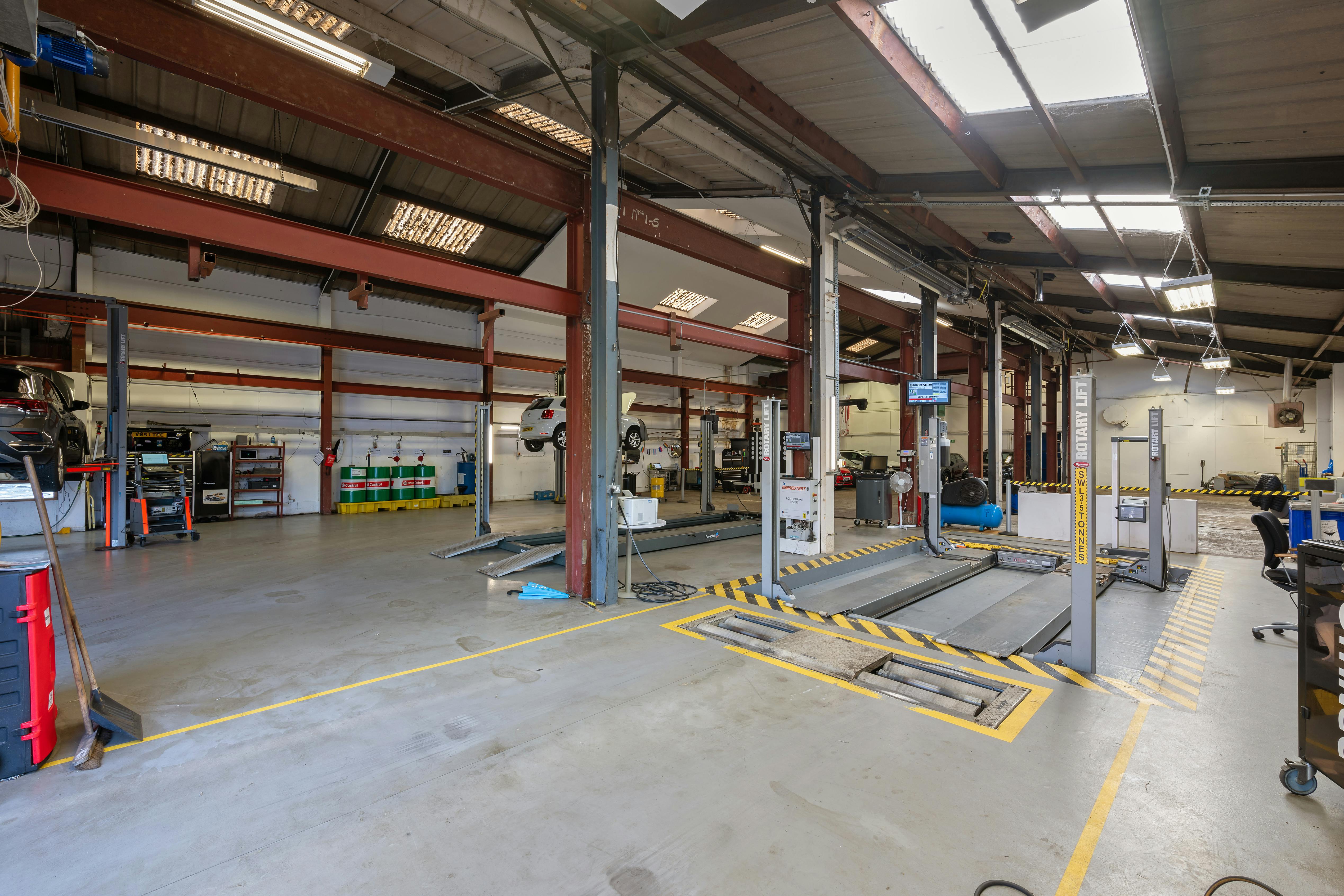 Industrial Unit in Horsham - photo 2
