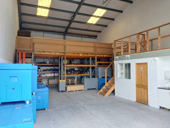 Unit 2, Manor Farm, Shurlock Row, Reading, Industrial To Let - IMG20250703WA0008.jpg