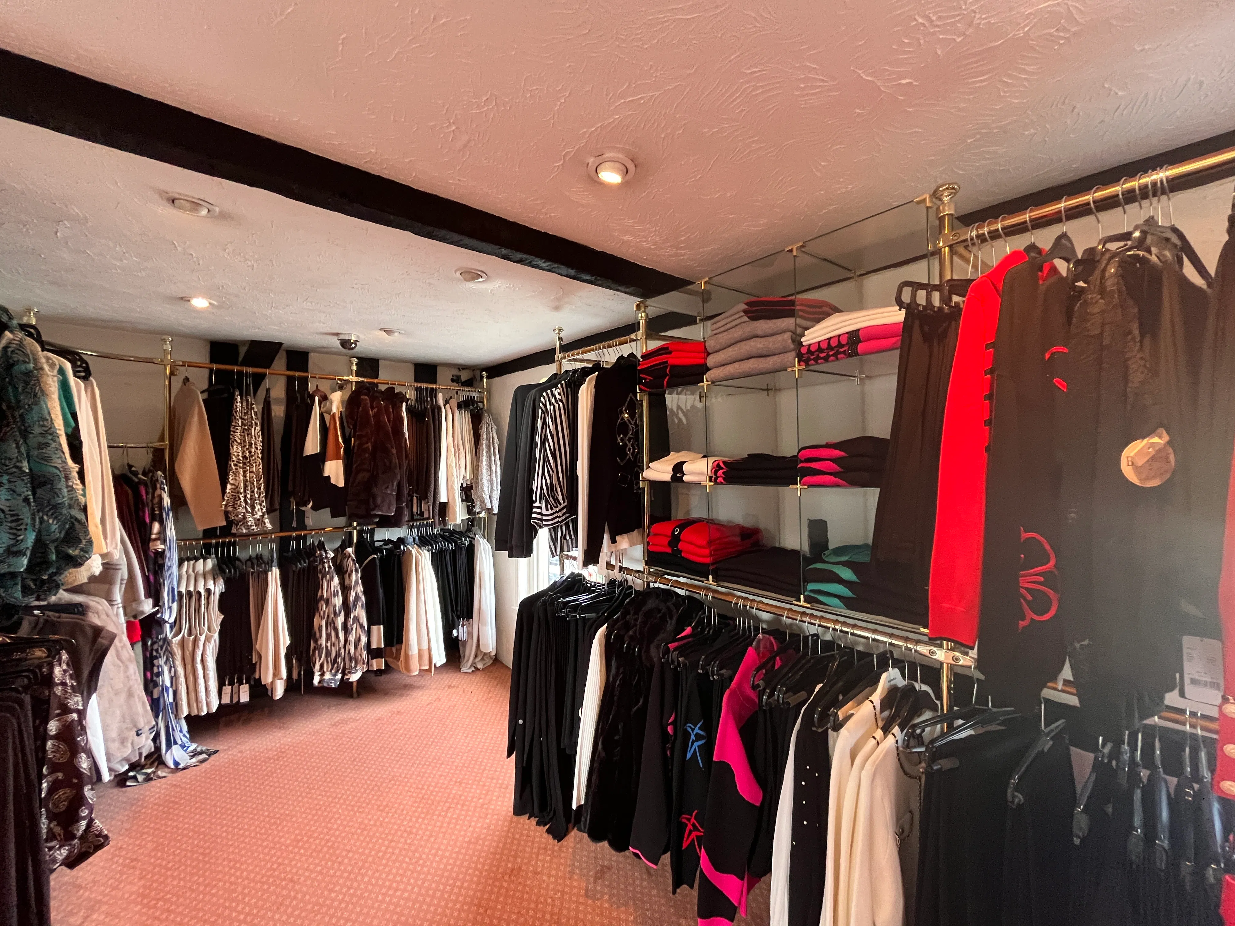 Bucks House, Chalfont St. Giles, Offices / Retail For Sale - 20260909_094057732_iOS.jpg